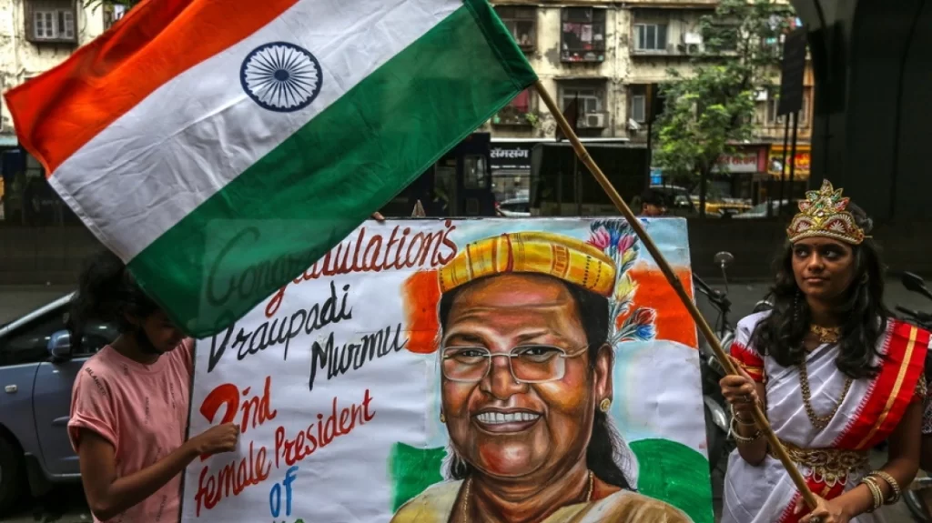 Η Ντραουπάντι Μούρμου από τη φυλή Σαντάλ εξελέγη νέα πρόεδρος της Ινδίας - ΔΙΕΘΝΗ