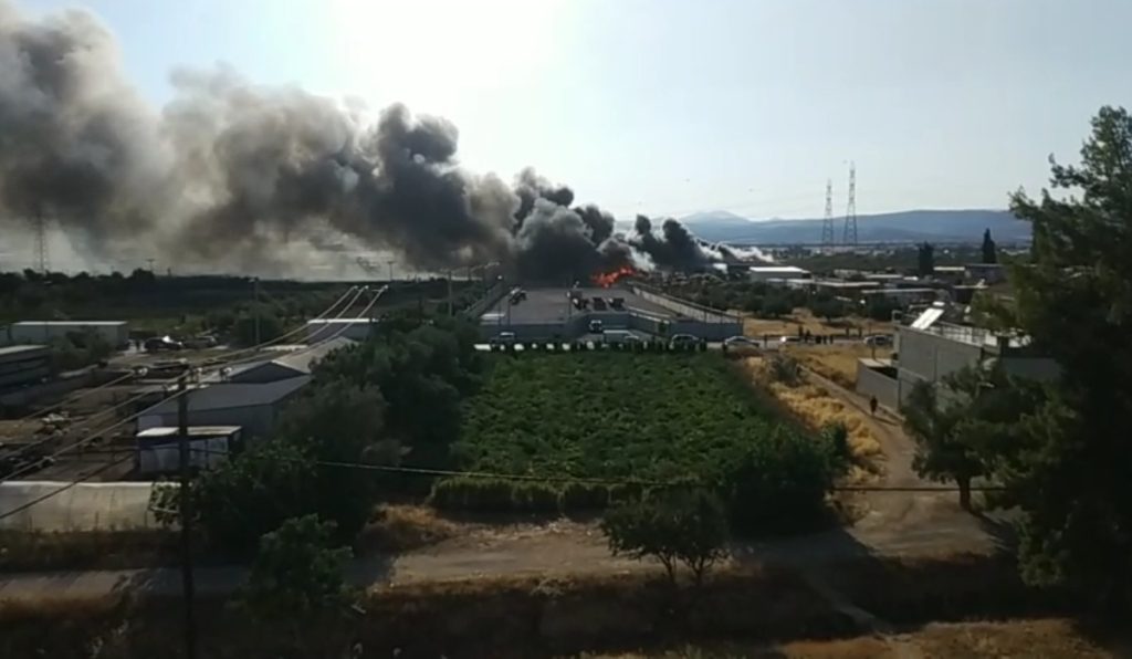 Φωτιά στον Ασπρόπυργο: Και δεύτερο εργοστάσιο στις φλόγες - Μήνυμα από το 112 στους κατοίκους - ΕΛΛΑΔΑ