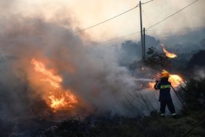 Χρηστός Στυλιανίδης: Έκτακτη ενημέρωση για την πυρκαγιά στην Πεντέλη - ΕΛΛΑΔΑ