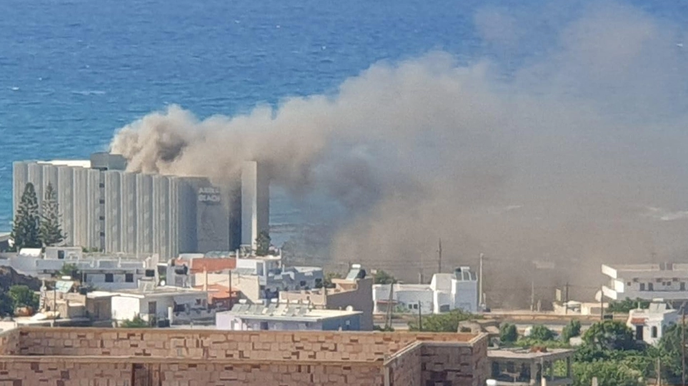 Μεγάλη φωτιά σε ξενοδοχείο στην Κρήτη - ΕΛΛΑΔΑ