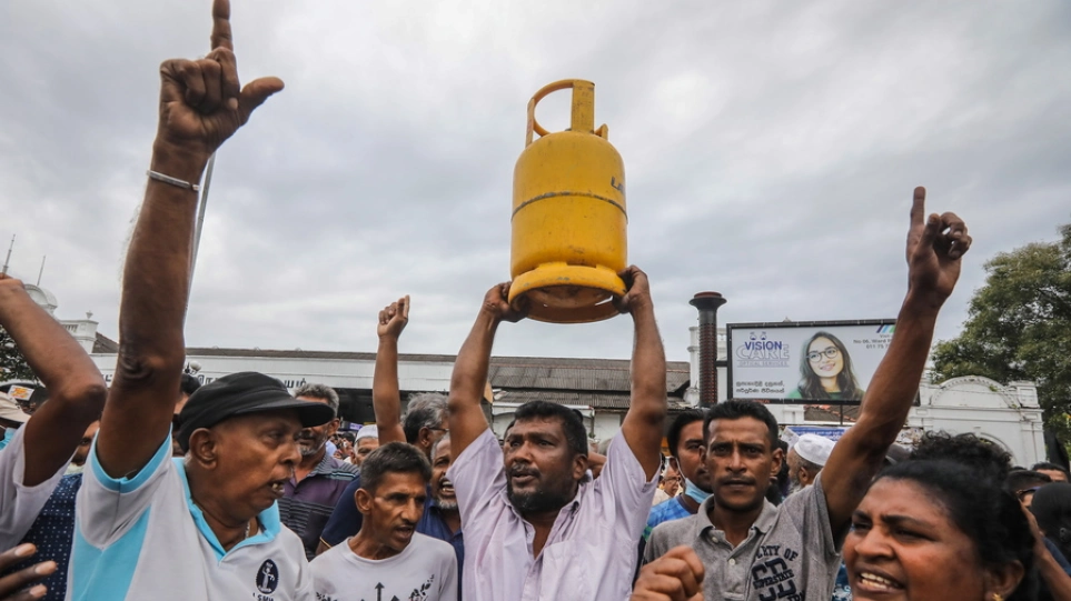 Στερεύει από καύσιμα η Σρι Λάνκα – Δεν έχει ούτε χρήματα να τα πληρώσει - ΔΙΕΘΝΗ