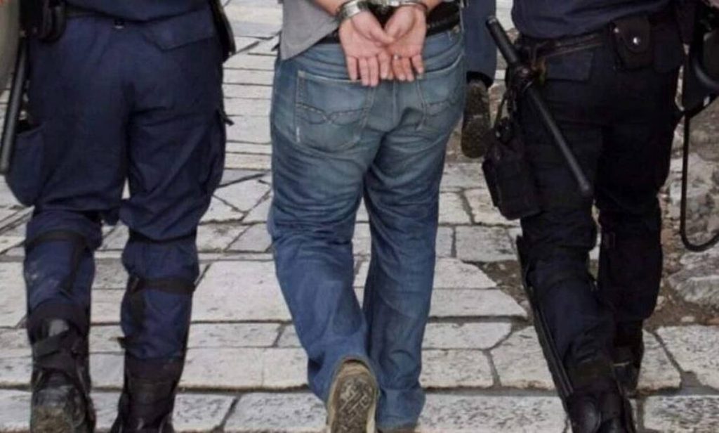 Κρήτη: Μεθυσμένος Αμερικανός πεζοναύτης έκανε χαμό – Χρειάστηκαν 5 αστυνομικοί για να τον συνεφέρουν - ΕΛΛΑΔΑ