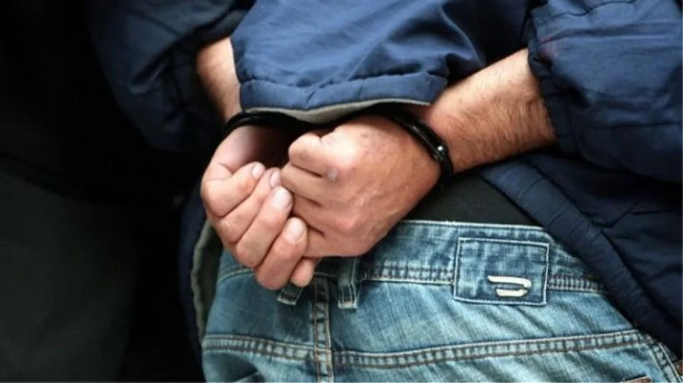 Συλλήψεις για όπλα και ναρκωτικά στο Ρέθυμνο - ΕΛΛΑΔΑ
