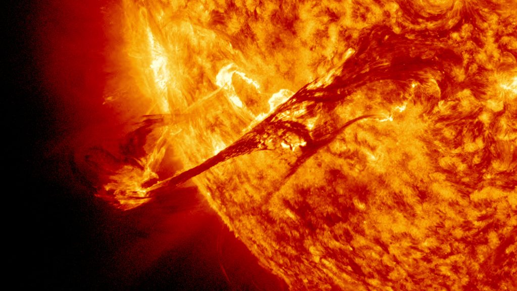Ηλιακή καταιγίδα - «κανίβαλος» θα πλησιάσει τη Γη στις 17-18 Αυγούστου - Κίνδυνος μαζικού μπλακάουτ - Περιβάλλον