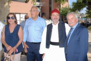 Κιάτο: Eκδήλωση στη μνήμη του ήρωα Αναγνώστη Πετιμεζά με τον δήμαρχο Σικυωνίων να ντύνεται τσολιάς (pics) - ΝΕΑ