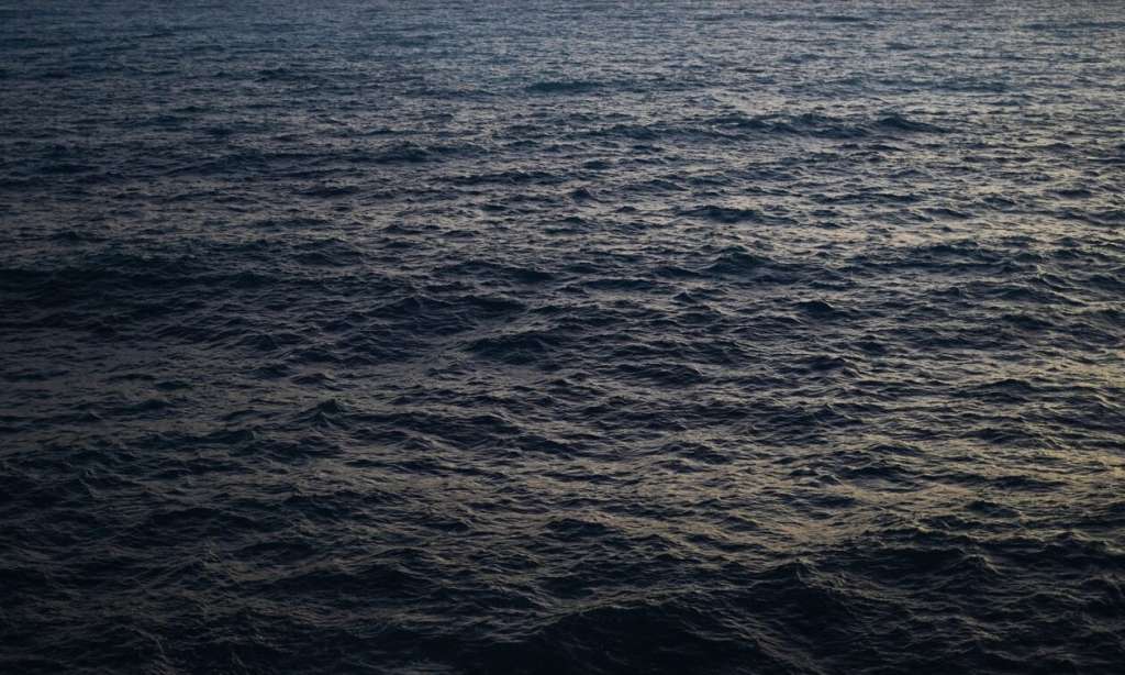 Επέζησε 16 ώρες σε αναποδογυρισμένο σκάφος στον Ατλαντικό - ΔΙΕΘΝΗ