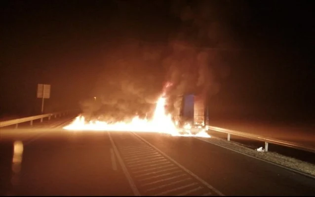 Ουγγαρία: Τρεις μετανάστες σκοτώθηκαν από φωτιά στο φορτηγό που τους μετέφερε - ΝΕΑ
