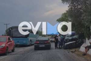 Εύβοια: ΙΧ συγκρούστηκε με φορτηγό - ΕΛΛΑΔΑ