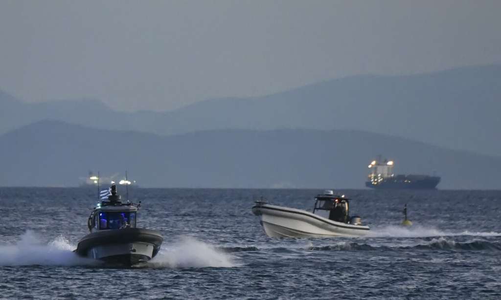 Μήλος: Τέσσερις γυναίκες τραυματίστηκαν όταν το σκάφος τους μπλέχτηκε σε δίχτυα ψαράδων - ΕΛΛΑΔΑ