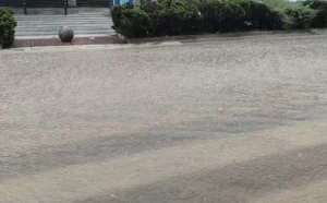 Ιωάννινα: Ισχυρό μπουρίνι μετέτρεψε κεντρικούς δρόμους σε «ποτάμια» - ΕΛΛΑΔΑ