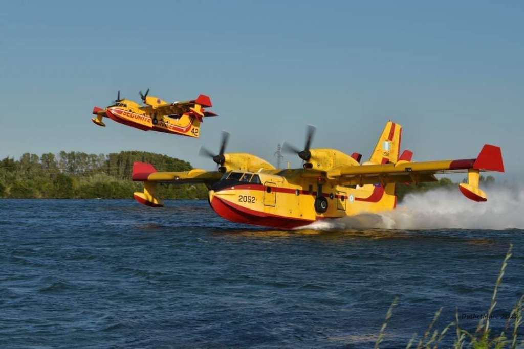 Συνδρομή της Ελλάδας προς τη Γαλλία με δύο αεροσκάφη για αντιμετώπιση δασικών πυρκαγιών - ΝΕΑ