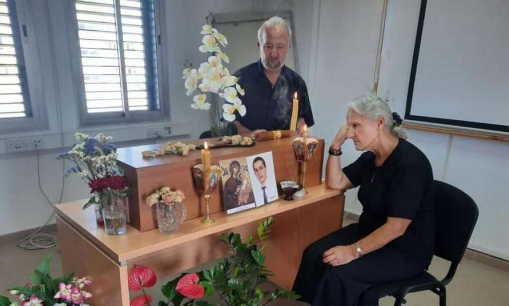 Δολοφονία Εθνοφρουρού στην Κύπρο: Και τώρα τι θα πουν σε αυτή τη μάνα; - ΔΙΕΘΝΗ