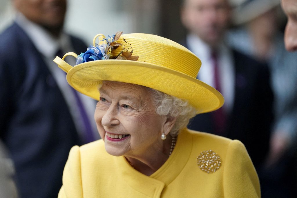 Βασίλισσα Ελισάβετ: Ο πραγματικός λόγος που φορούσε πάντα καπέλο - 15 αξέχαστες εμφανίσεις της - ΔΙΕΘΝΗ