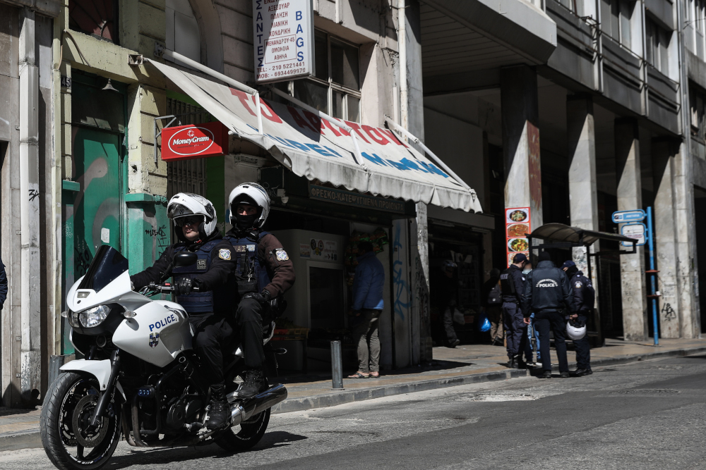 Συναγερμός στο Μενίδι: Αυτοκίνητο εμβόλισε μοτοσικλέτα της ομάδας ΔΙΑΣ - Στο 401 οι δύο αστυνομικοί - ΕΛΛΑΔΑ