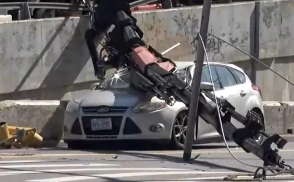 Νέα Υόρκη: Σοκαριστικό βίντεο - Γερανός έπεσε σε αυτοκίνητο - ΔΙΕΘΝΗ