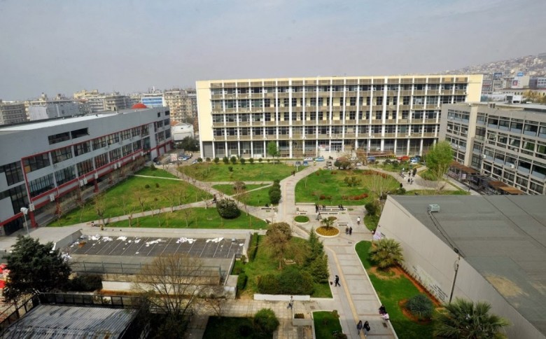 Θεσσαλονίκη: Σε επέμβαση υποβλήθηκε ο φοιτητής που έπεσε από τον δεύτερο όροφο του ΑΠΘ - ΕΛΛΑΔΑ
