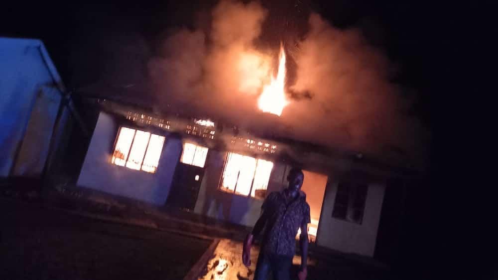 Τραγωδία στην Ουγκάντα: Πυρκαγιά σε σχολείο τυφλών - Τουλάχιστον 11 μαθητές νεκροί - ΕΛΛΑΔΑ
