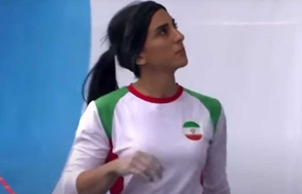 Ιράν: Αποθέωση για την αθλήτρια Ελνάζ Ρεκαμπί που αγωνίστηκε χωρίς μαντίλα - Γύρισε με ασφάλεια στη χώρα της - ΝΕΑ