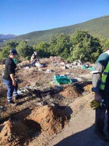 Σε καθαρισμό χώρων ανεξέλεγκτης διάθεσης απορριμμάτων (ΧΑΔΑ) προχώρησε ο Δήμος Τρίπολης στην Τ.Κ. Ελαιοχωρίου - ΠΕΛΟΠΟΝΝΗΣΟΣ