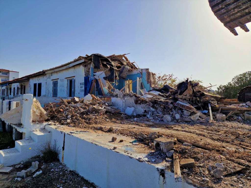 Δήμος Κορινθίων: Προχωρούν οι κατεδαφίσεις αυθαιρέτων στο Κεραμιδάκι - ΚΟΡΙΝΘΙΑ