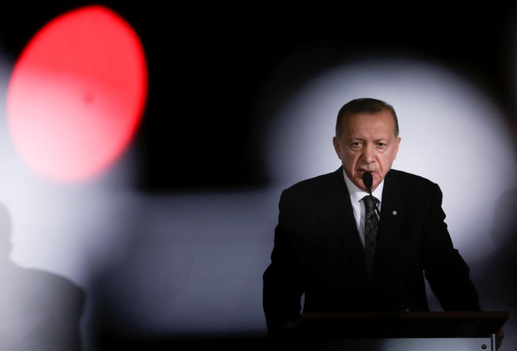 «Αδειάζει» τον Ερντογάν το Bloomberg: «Σουλτάνος σε ταξίδι εγωισμού - Να σταματήσει να απειλεί την Ελλάδα» - ΔΙΕΘΝΗ