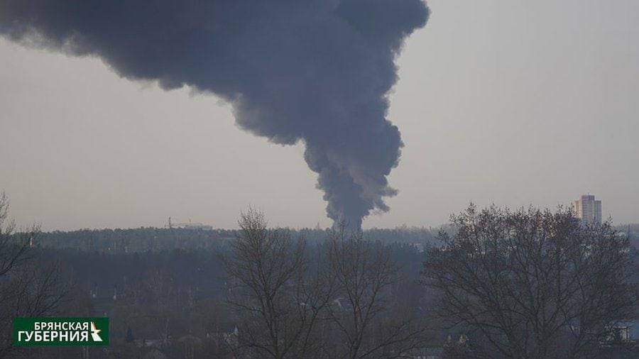 Ρωσία: Πυρκαγιά σε αποθήκη πετρελαίου κοντά στα σύνορα με την Ουκρανία - ΔΙΕΘΝΗ