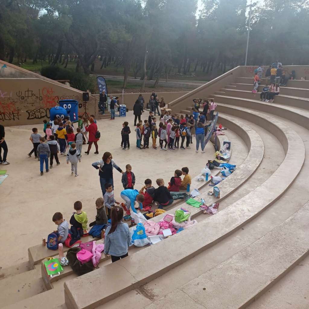 Λουτράκι: Το «Λούνα Παρκ της Ανακύκλωσης» στο Πάρκο Μάτση από μαθητές - ΚΟΡΙΝΘΙΑ