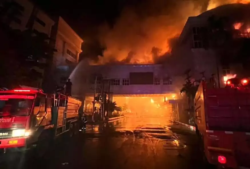 Τεράστια φωτιά σε καζίνο στην Καμπότζη με 10 νεκρούς: Σοκαριστικά βίντεο – Πηδούσαν στο κενό για να σωθούν - ΔΙΕΘΝΗ