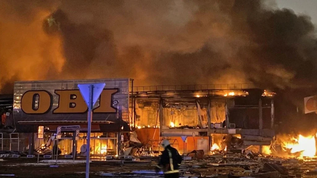 Ρωσία: Φωτιά σε μεγάλο εμπορικό κέντρο - Ενας νεκρός [βίντεο] - ΝΕΑ