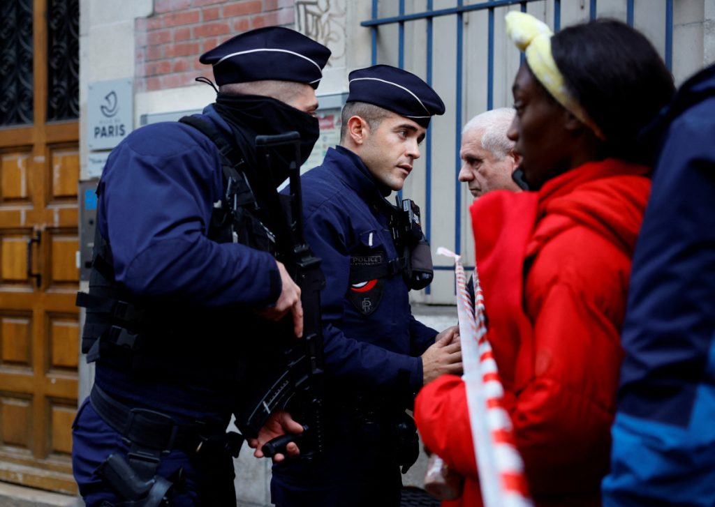 Τρόμος στο Παρίσι: Άνδρας τραυμάτισε με μαχαίρι αρκετούς ανθρώπους στον σταθμό Γκαρ Ντι Νορ - ΝΕΑ