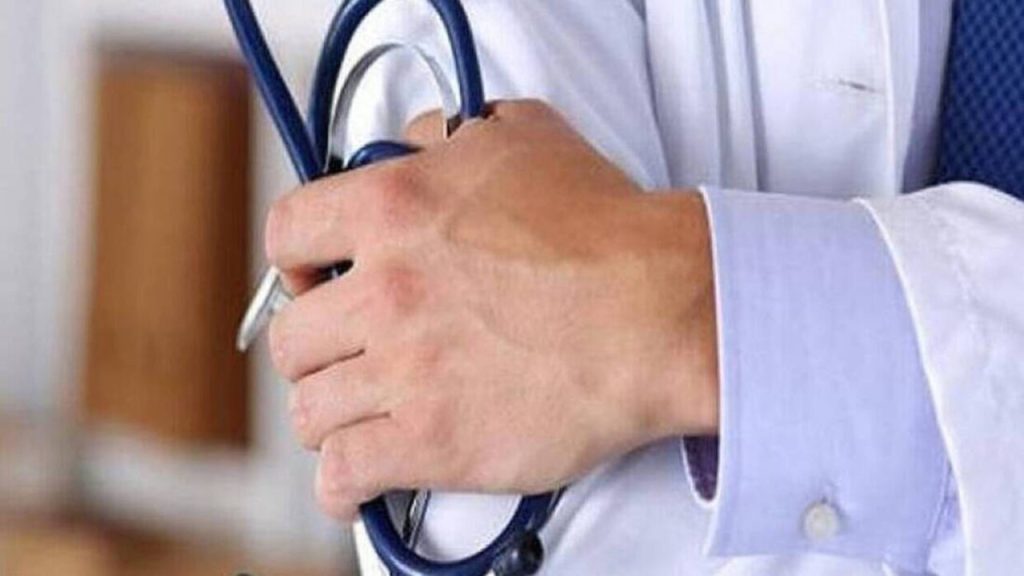 Υπουργείο Υγείας: Οικονομικό κίνητρο σε γιατρούς και νοσηλευτές – Ποιοι δικαιούνται 1.800 ευρώ τον μήνα - ΕΛΛΑΔΑ