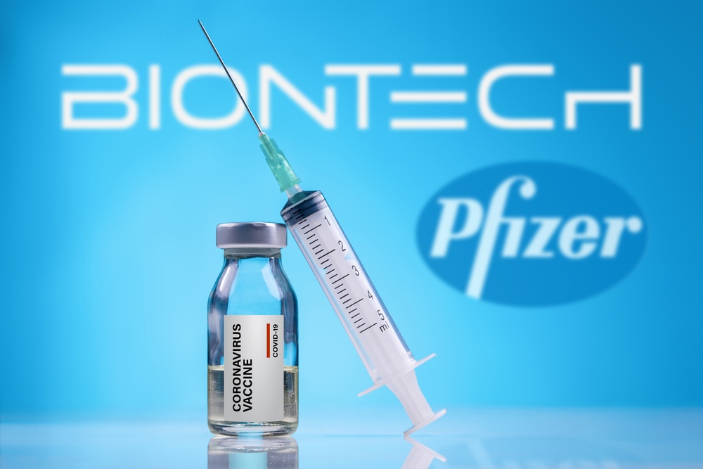 Pfizer: Σάλος με βίντεο που δείχνει στέλεχος να μιλά για «σκόπιμες μεταλλάξεις» με στόχο την πώληση εμβολίων - Τι απαντά η εταιρεία - ΔΙΕΘΝΗ
