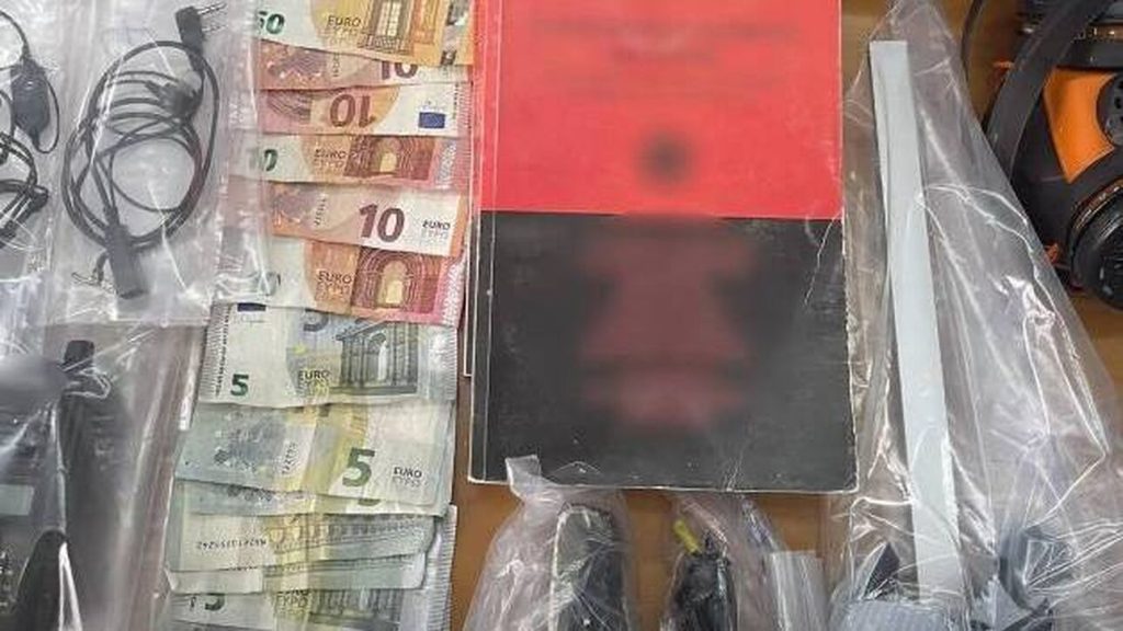 Συμμορία στην Πάτρα: Πιστόλια, ναρκωτικά και σημειώσεις στα κρησφύγετα - Συνελήφθησαν 7 μέλη της οργάνωσης - ΔΥΤΙΚΗ ΕΛΛΑΔΑ