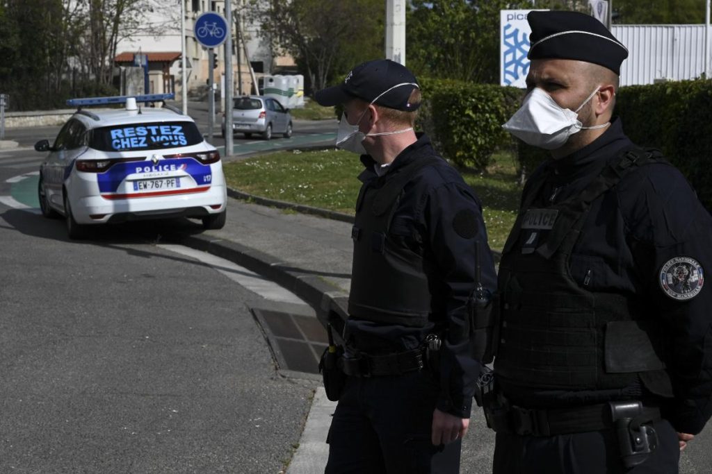 Θρίλερ στο Παρίσι: Διαμελισμένο πτώμα γυναίκας βρέθηκε σε πάρκο - ΝΕΑ