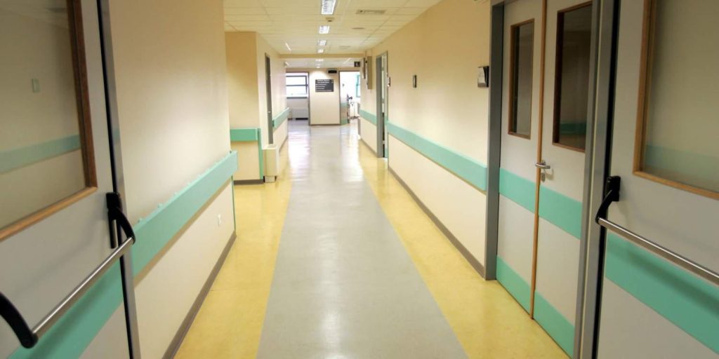 Νοσοκομεία: Ερχεται το «βραχιολάκι» για όλους τους νοσηλευόμενους ασθενείς – Τι προβλέπει εγκύκλιος - ΝΕΑ