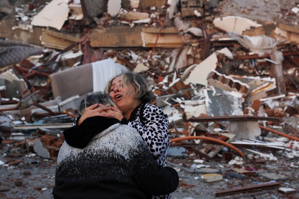Σεισμός στην Τουρκία: Συγκλονίζει Ελληνίδα διασώστρια - «Κουβαλάμε εικόνες γεμάτες πόνο και απελπισία» - ΝΕΑ