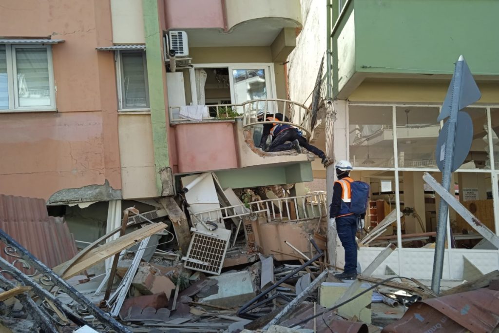 Σεισμός στην Τουρκία: «Ένιωθα ότι θα ανοίξει η γη κάτω από τα πόδια μου» - 6 νεκροί από τον νέο σεισμό των 6,4 Ρίχτερ - ΝΕΑ