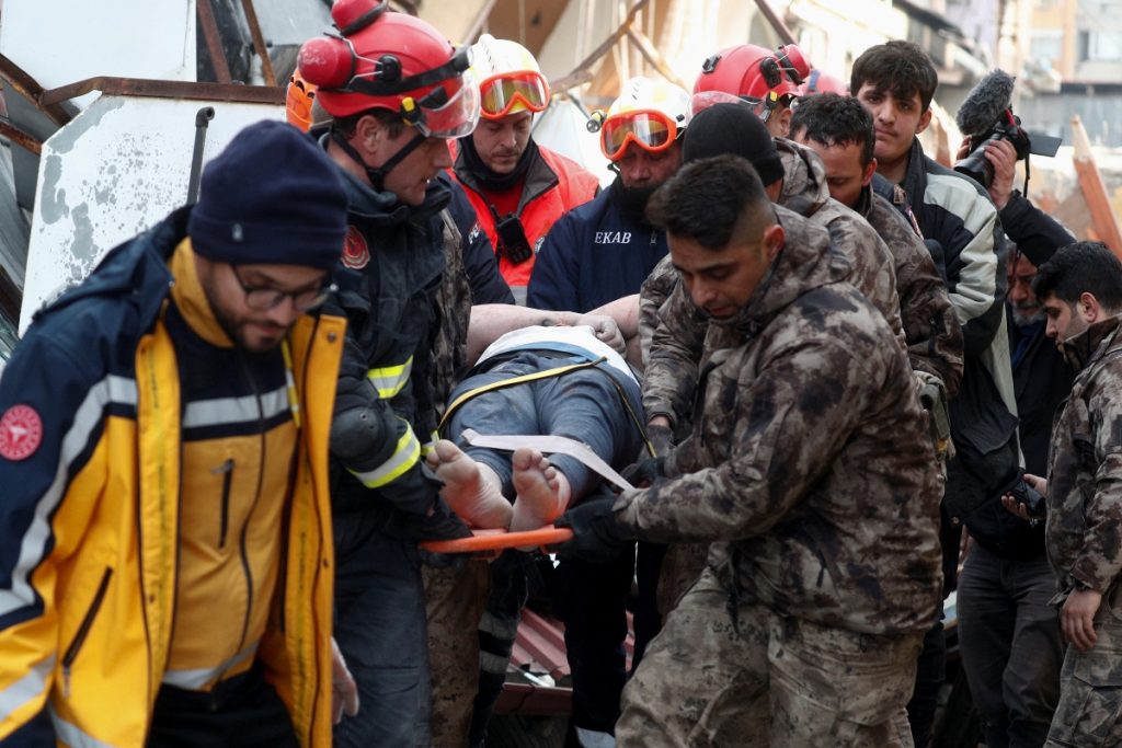 Σεισμός στην Τουρκία - ΕΜΑΚ: «Ευχαριστούμε τους Έλληνες, σώζουν ζωές» το μήνυμα των γειτόνων - Ενισχύεται η ελληνική αποστολή - ΝΕΑ
