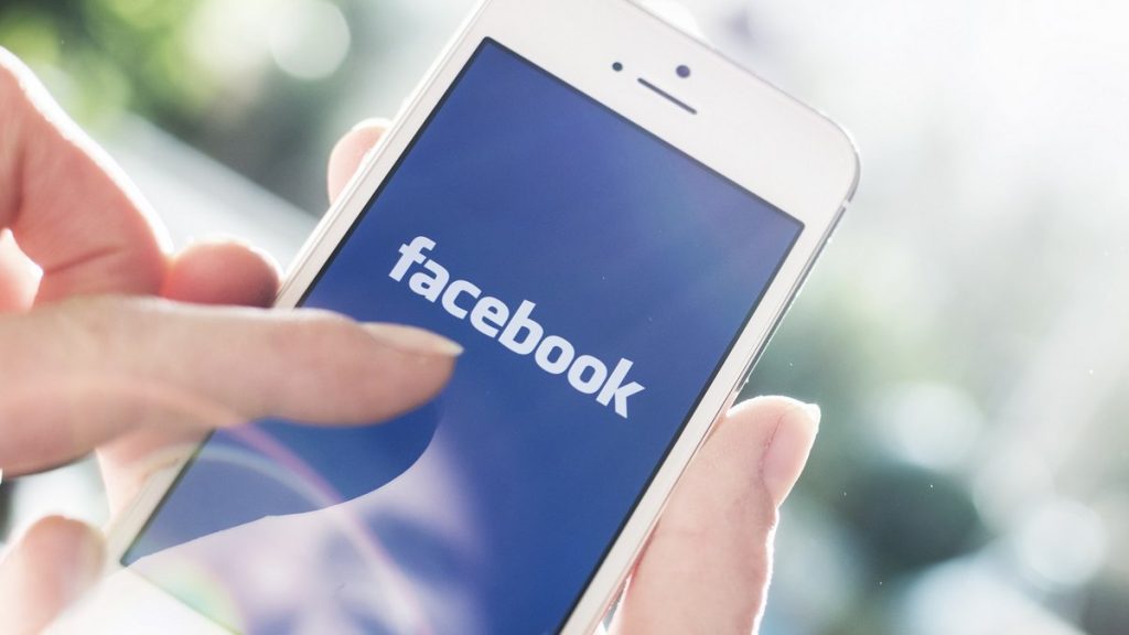 Πώς το Facebook «αδειάζει» κρυφά την μπαταρία του κινητού - ΔΙΕΘΝΗ
