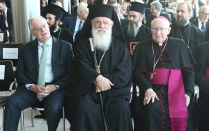 Αρχιεπίσκοπος κατά την τελετή επανένωσης των τριών παρθενώνειων θραυσμάτων: Εύχομαι η πρωτοβουλία του Πάπα Φραγκίσκου να βρει και άλλους μιμητές - ΝΕΑ