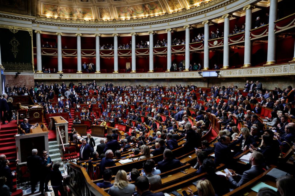 Γαλλία: «Διακομματική» πρόταση μομφής σε βάρος της κυβέρνησης για το συνταξιοδοτικό - ΝΕΑ