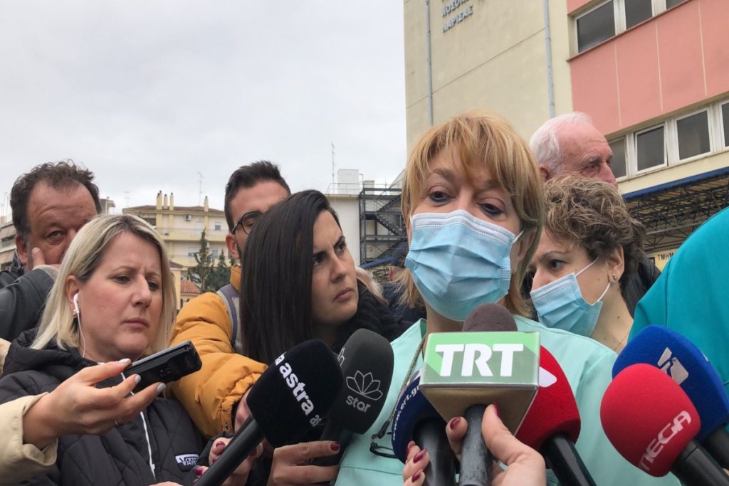 Τραγωδία στα Τέμπη: Σοκάρει η ιατροδικαστής Ρουμπίνη Λεονταρή – «Οι 7 από τους 35 απανθρακωμένοι» [βίντεο] - ΝΕΑ