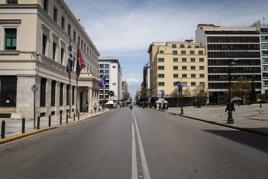 Κυριακή του Πάσχα: Έρημη πόλη η Αθήνα - Άδειοι οι δρόμοι - ΝΕΑ