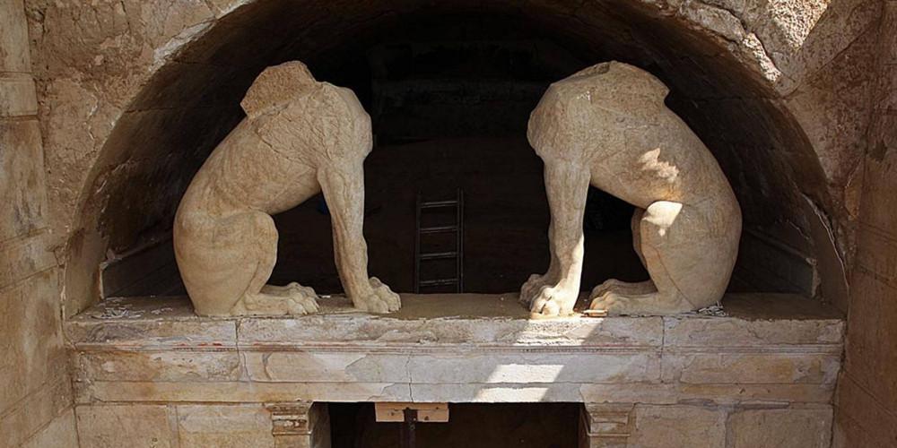 Αμφίπολη: Οι πρώτοι επισκέπτες στο ταφικό μνημείο - ΝΕΑ