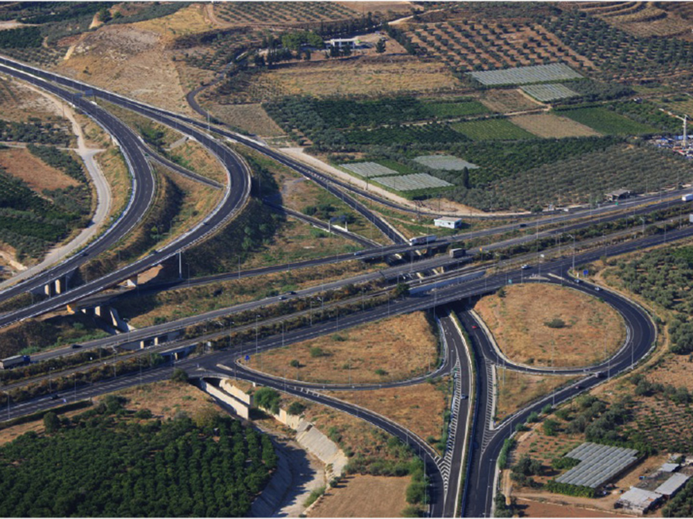 Αμεση παρέμβαση απαιτείται σε σιδηροδρομική γέφυρα, στην περιοχή του ανισόπεδου κόμβου Παραδεισίων στον αυτοκινητόδρομο Α7 - ΝΕΑ