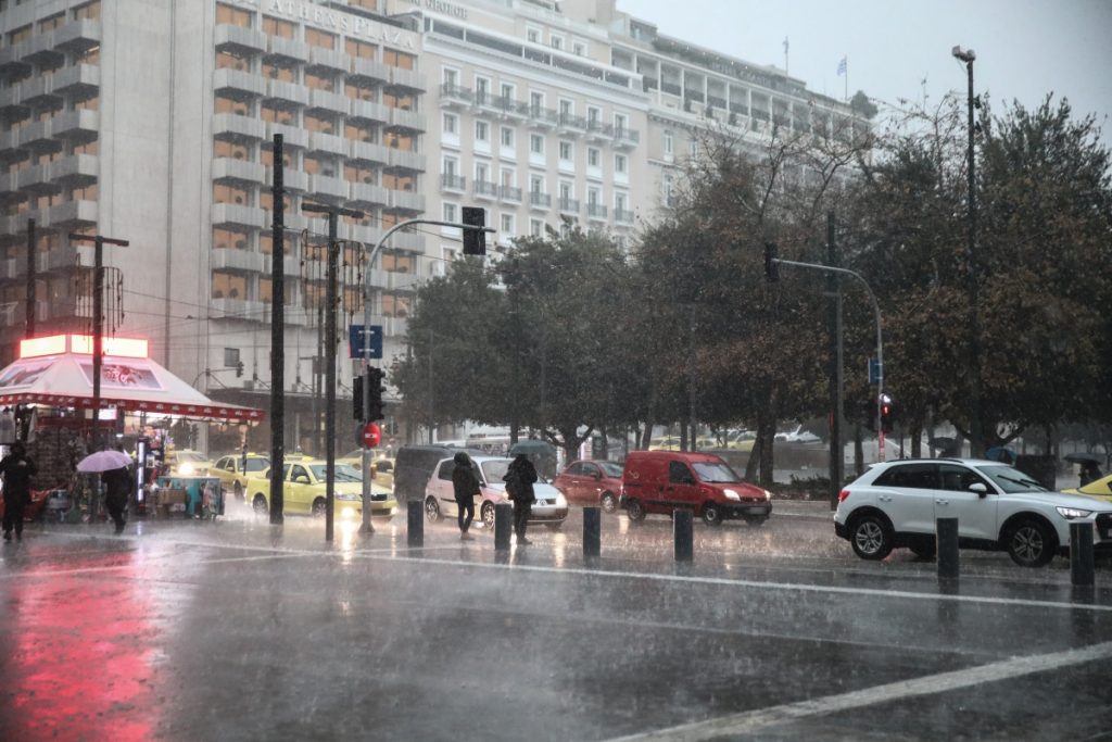 Καιρός: Σαρώνει τη Βόρεια Ελλάδα η κακοκαιρία «ilina» - Βροχές, καταιγίδες και ισχυροί άνεμοι «χτυπούν» και την Αττική – Πότε υποχωρούν - ΝΕΑ