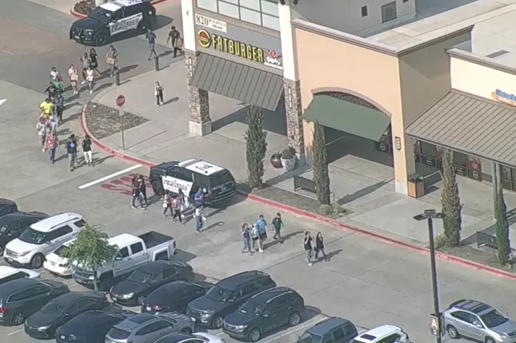 Τέξας: Τουλάχιστον 9 νεκροί και 7 τραυματίες από τα πυρά ενόπλου σε εμπορικό κέντρο - ΝΕΑ