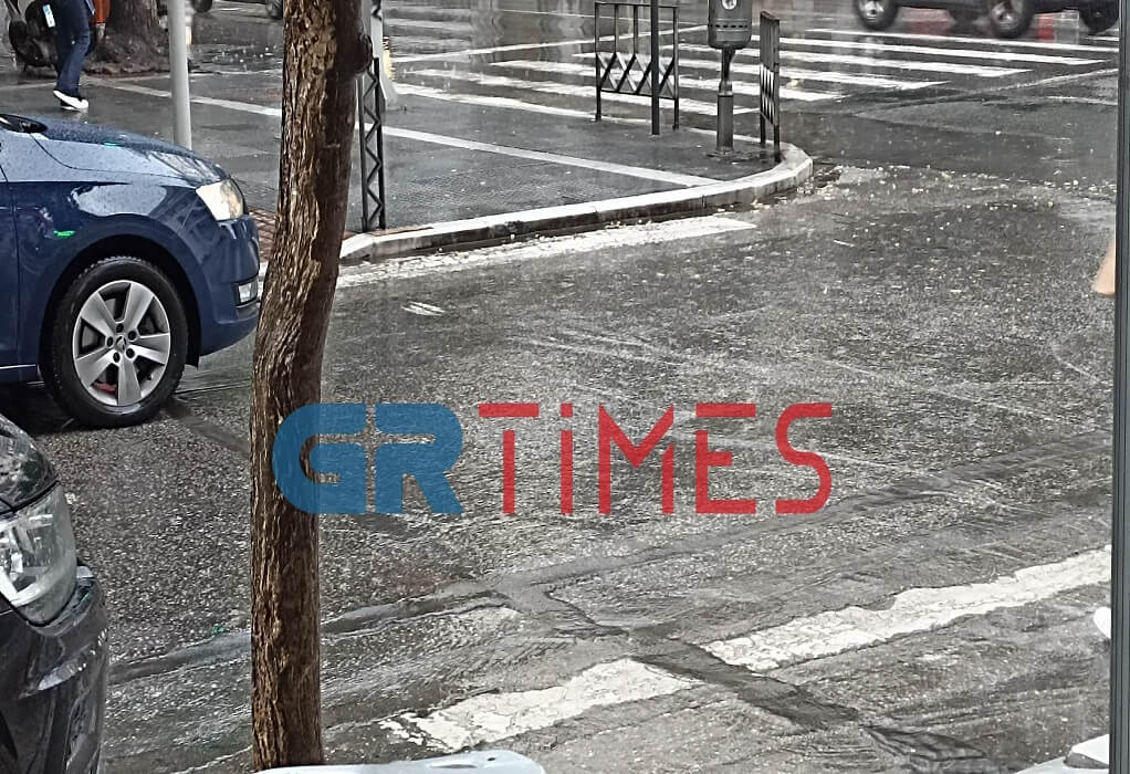 Θεσσαλονίκη: 60 κλήσεις δέχτηκε η Πυροσβεστική λόγω της σφοδρής νεροποντής – Ποτάμια οι δρόμοι - ΝΕΑ
