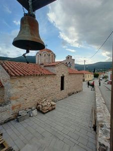 τοποθετήθηκε, 6 χρόνια μετά την απομάκρυνση της, η ιστορική καμπάνα στον Ιερό Ναό Αγίου Γεωργίου στο Σοφικό. - ΝΕΑ