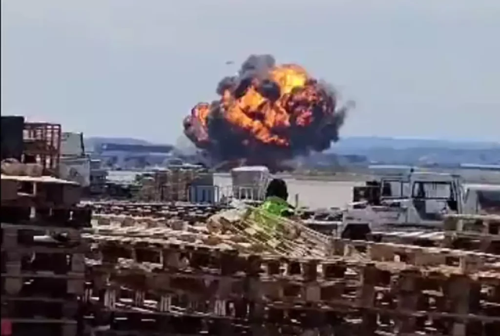 Βίντεο-σοκ από την Ισπανία: Η στιγμή της συντριβής μαχητικού F18 στη Σαραγόσα - ΝΕΑ